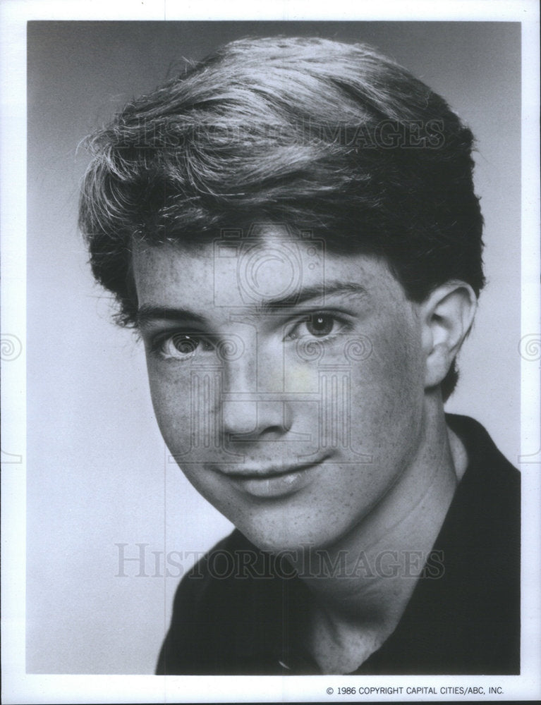 1986 Press Photo Heart Of The City Series Teenage Actor Ward Portrait - Historic Images