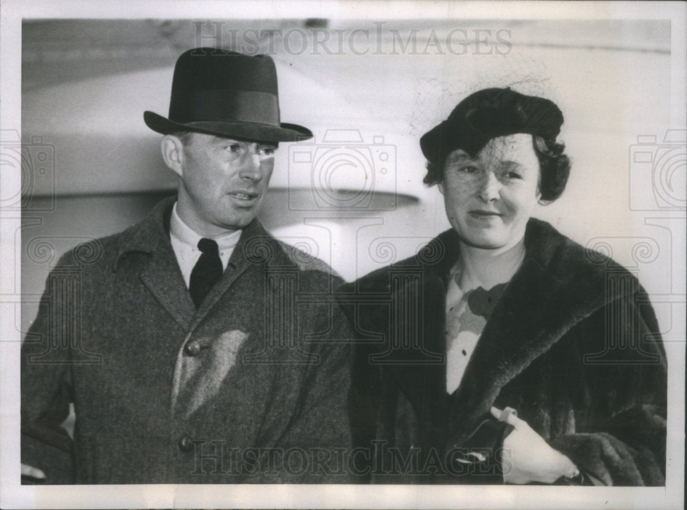 1937 Press Photo Mr. and Mrs. Rogers, american hosts of the Windsor. - Historic Images