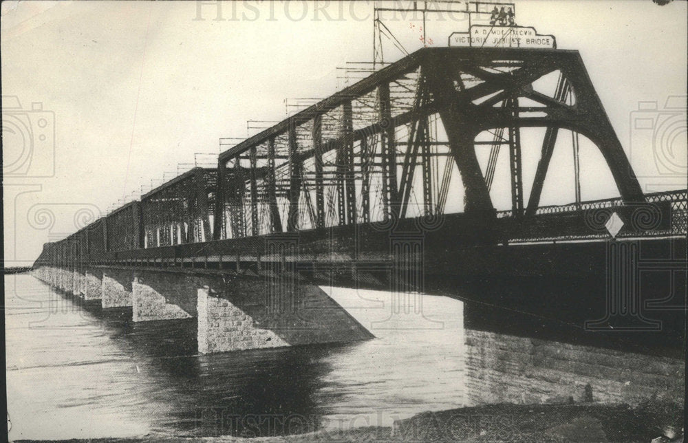 Press Photo Victoria Bridge St. Lawrence River Montreal City Canada - Historic Images