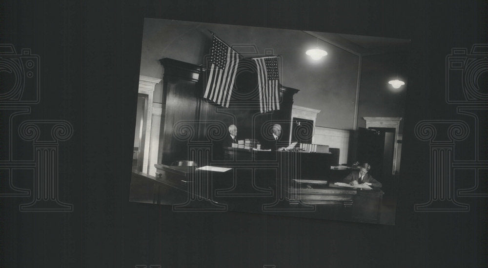 1922 Press Photo John Shumate And Chas C. Butlar In Denver West Side Courtroom - Historic Images
