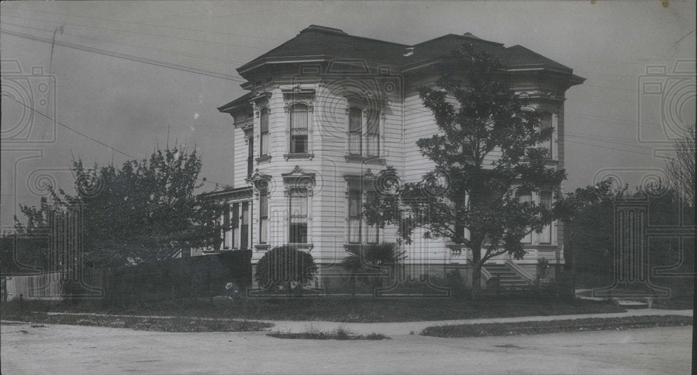 1907 View of a House - Historic Images