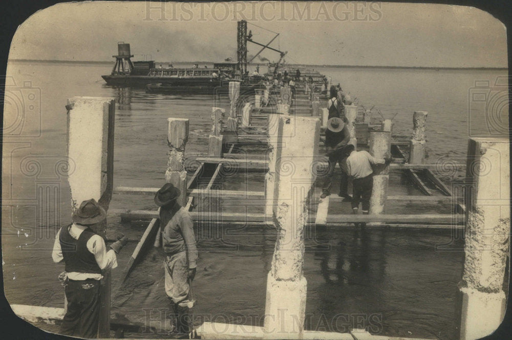 construction crew building a bridge in Florida - Historic Images