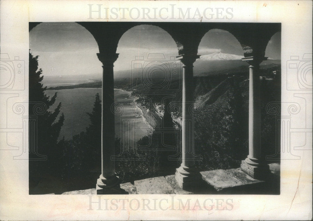 1969 Press Photo Seaside resort in sunny Sicily - Historic Images