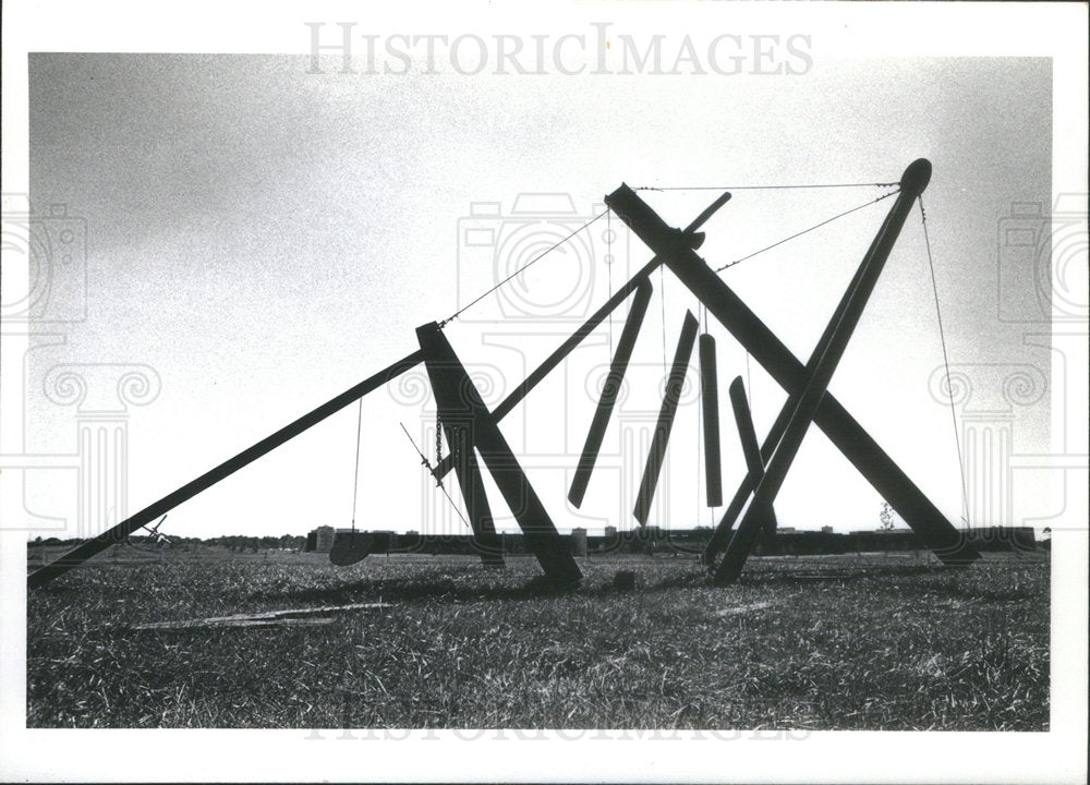 1977 Press Photo Disuvero chimes - Historic Images