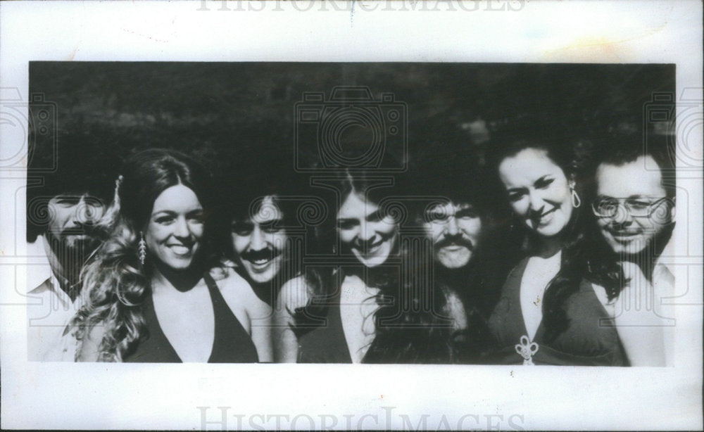 1974 Singing Group Serendipity Singers Headline Pheasant Run - Historic Images