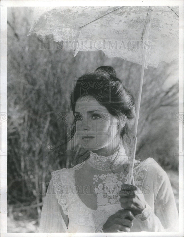 1972 Press Photo Jennifer O'Neill Actress Special London Bridge NBC TV - Historic Images