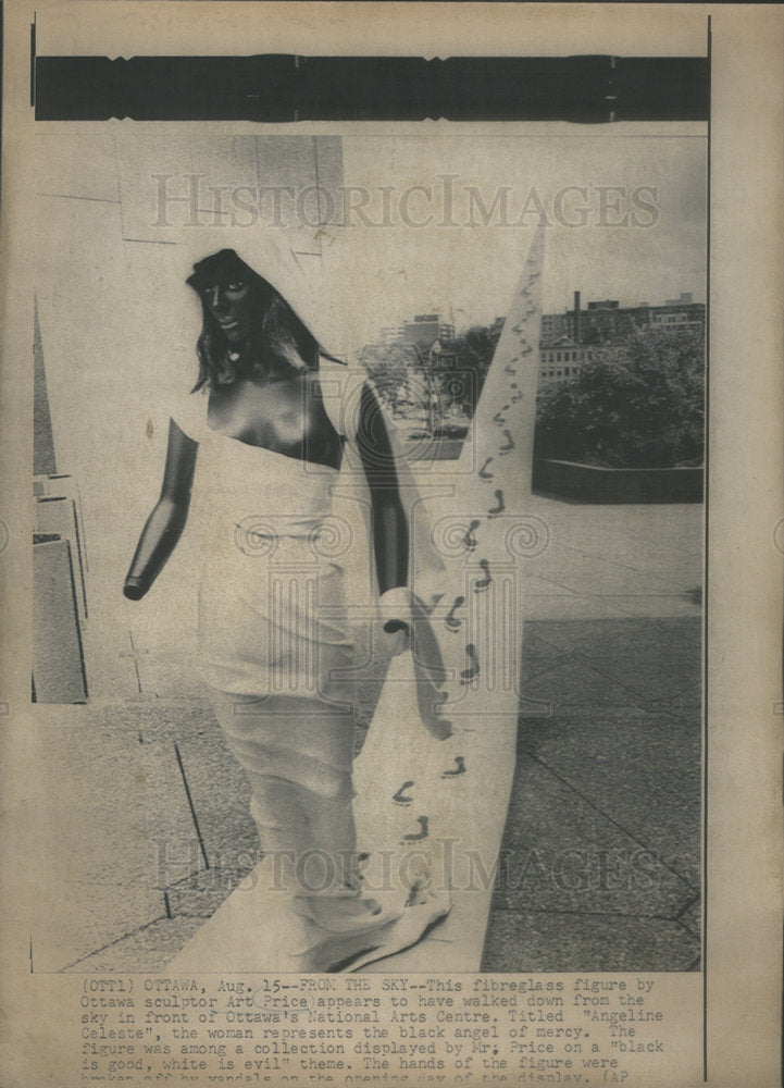 1969 Fibreglass Figure By Ottawa Sculptor Art Price Appear From Sky - Historic Images