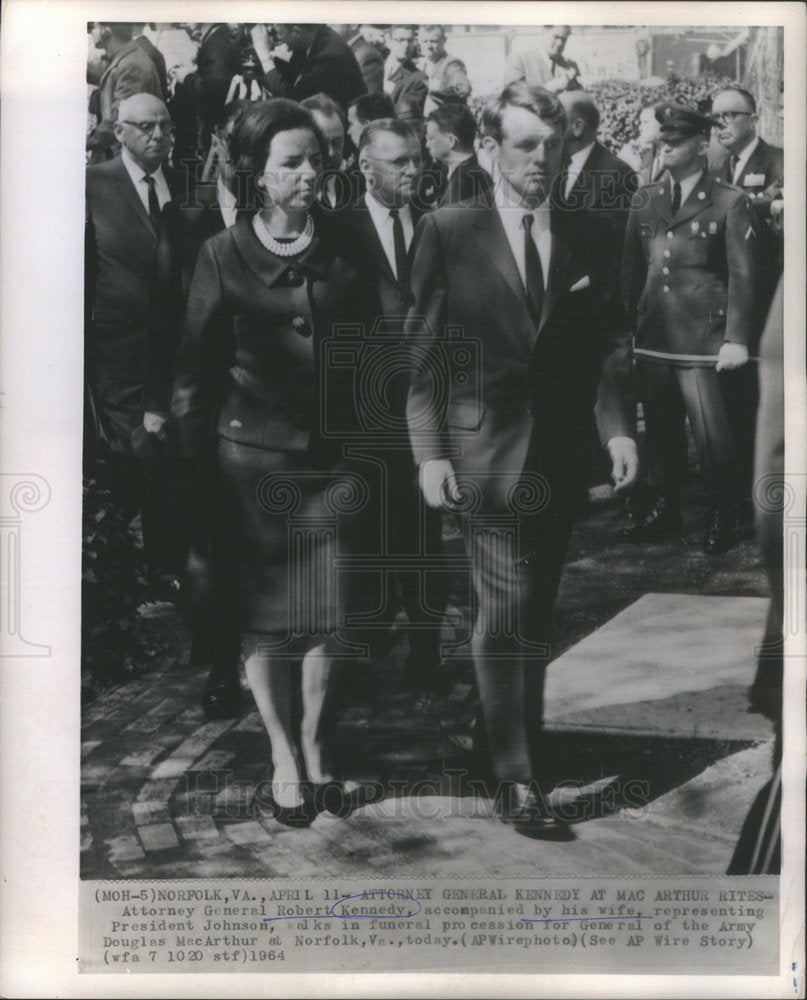 1964 Attorney General Robert Kennedy - Historic Images