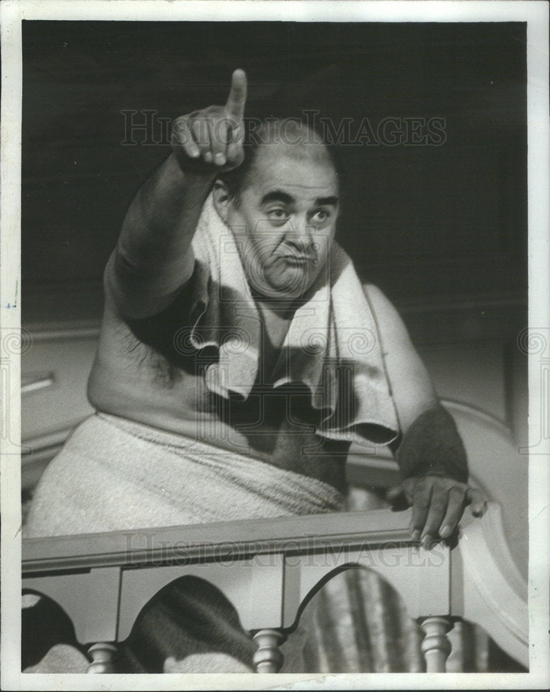 1966 Press Photo Robert Middleton in a Scene From "Project Man" - Historic Images