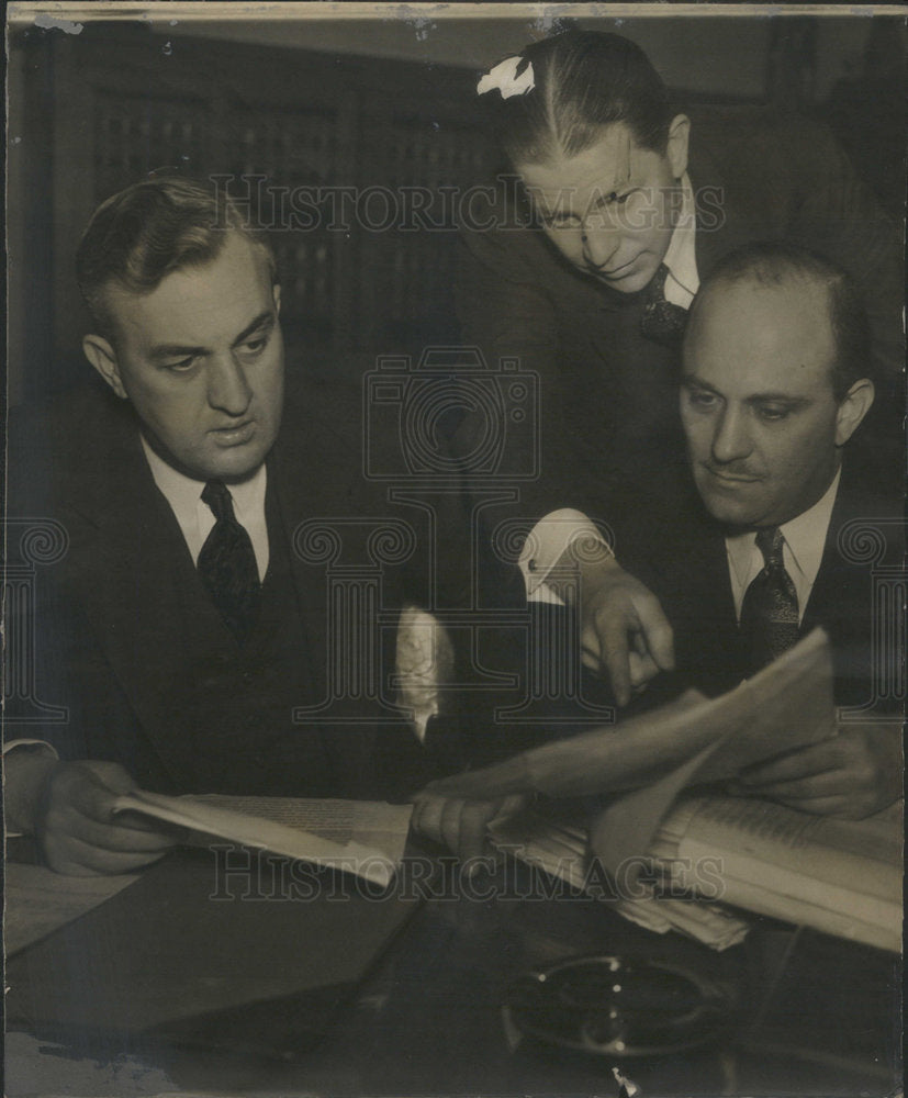 1938 Press Photo Lynden Amith Director Works governor's Friendship dead bathtub - Historic Images