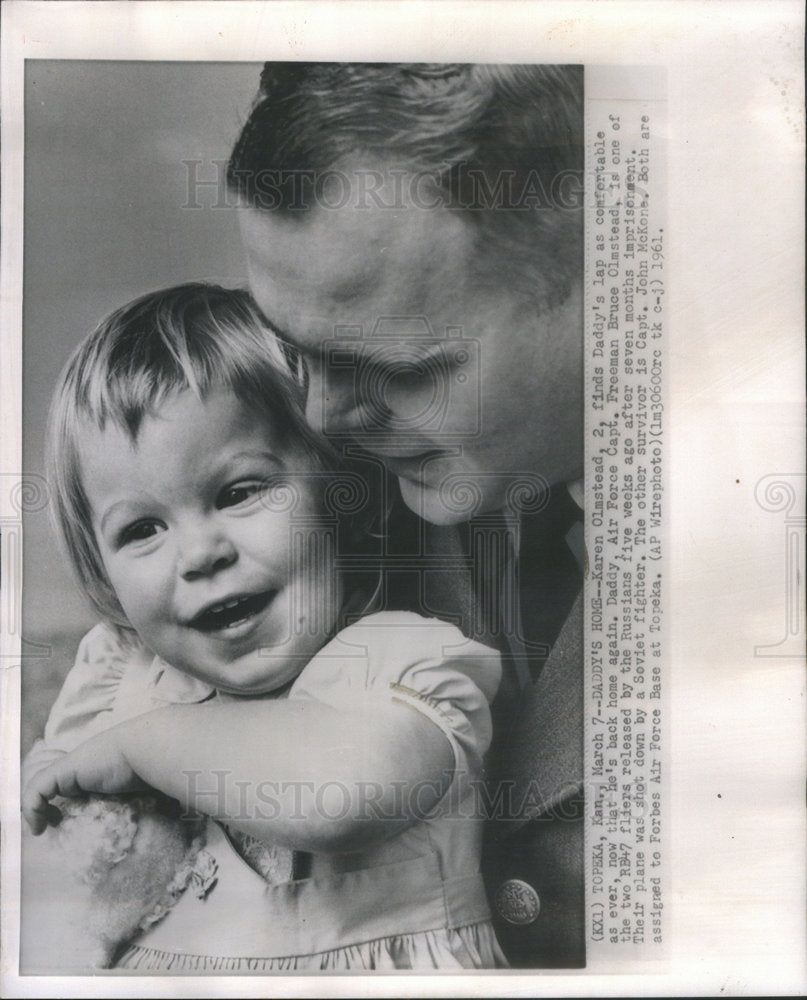 1961 Air Capt Bruce Olmstead Released By Russian Captors, With Girl - Historic Images