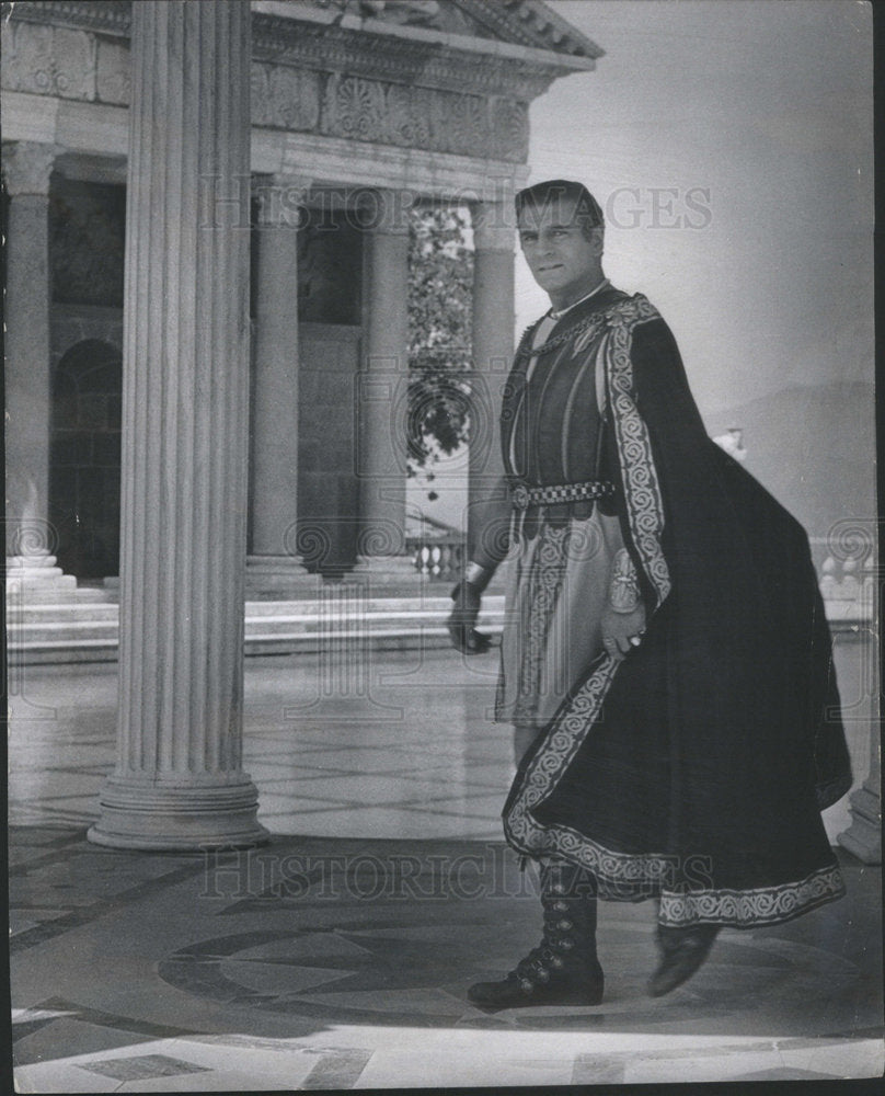 1961 Laurence Olivier English Actor, Director, & Producer - Historic Images