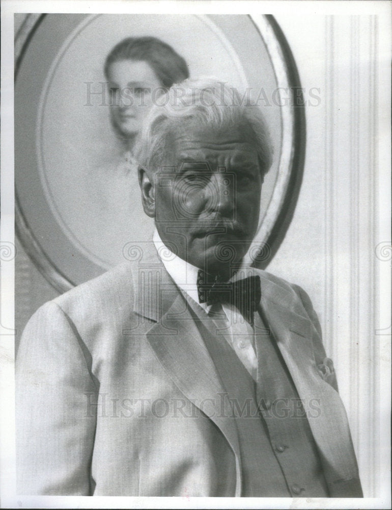 1976 Press Photo Laurence Olivier in " Cat On A Hot Tin Roof" - Historic Images