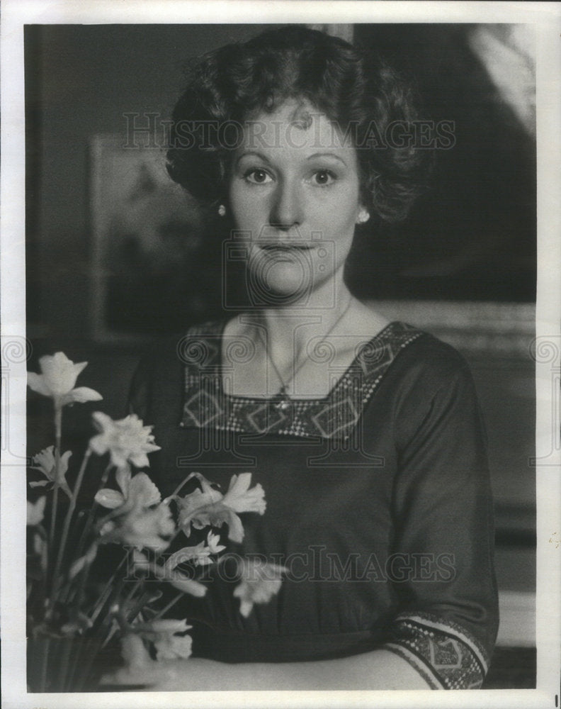 1975 Meg Wynn Owen In &quot;Upstairs, Downstairs&quot; As Miss Forrest - Historic Images