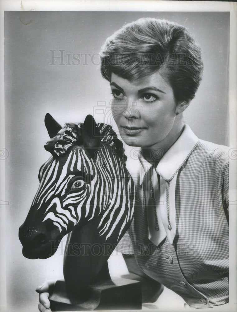 1960 Patricia Owens Promoting Film &quot;Hell to Eternity&quot; - Historic Images