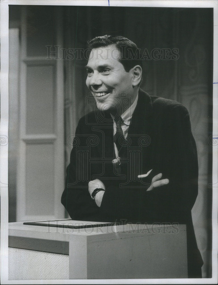 1958 Press Photo Gene Rayburn Quizzmaster Host Dough Re Mi NBC - Historic Images