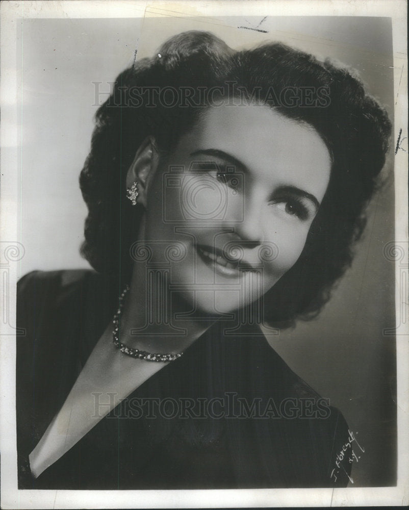 1948 Press Photo Dorothy MacNeil,Soprano with NY City Opera Company - Historic Images