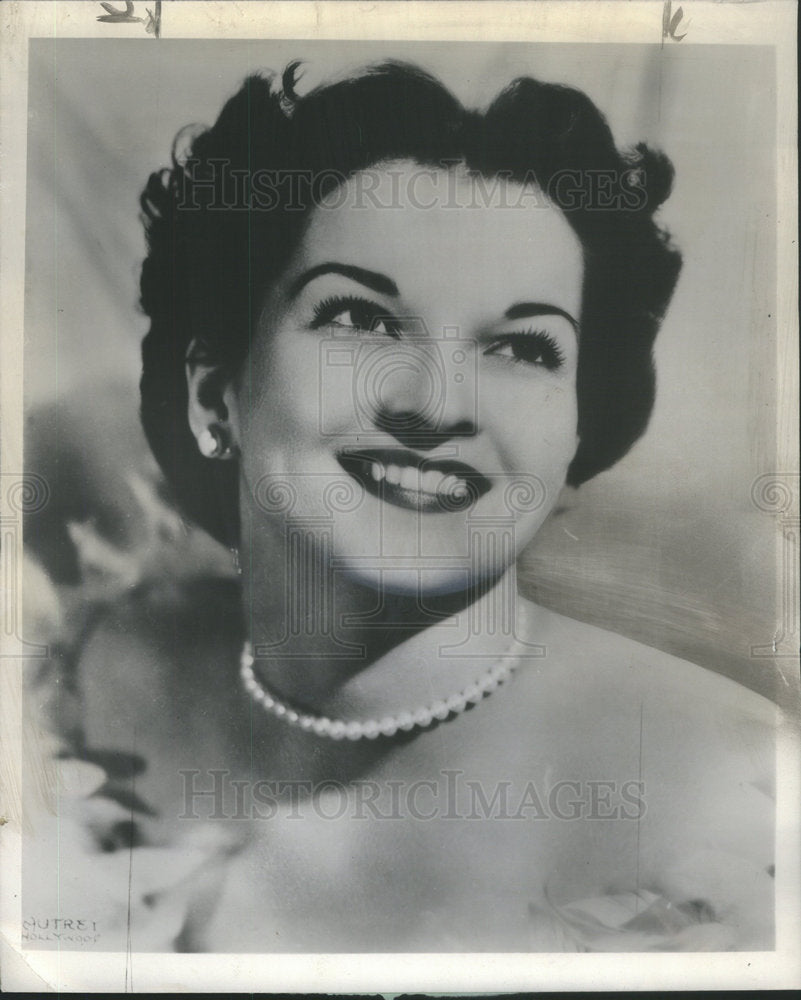 1961 Mezzo-soprano Margery Mackay - Historic Images