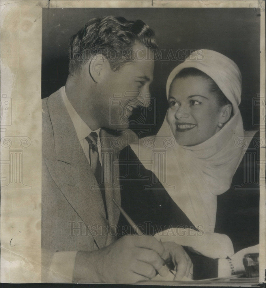 1947 Press Photo Janis Page Actress Frank Louis Martinelli Junior Restaurateur - Historic Images