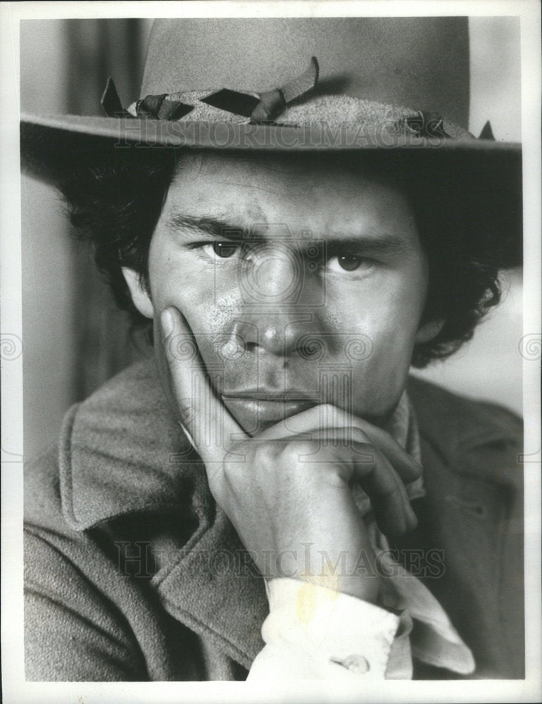 1974 Press Photo A Martinez Actor "The Cowboys" ABC TV - Historic Images