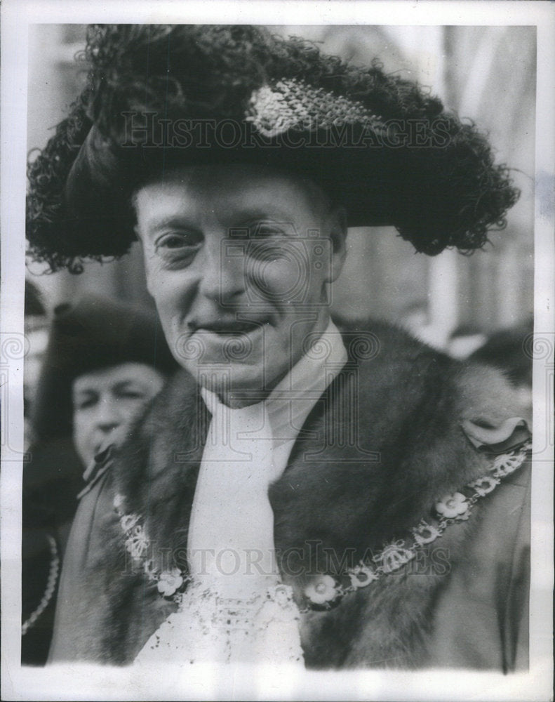 1943 London&#39;s new Lord Mayor Sir Frank E. Newson-Smith - Historic Images