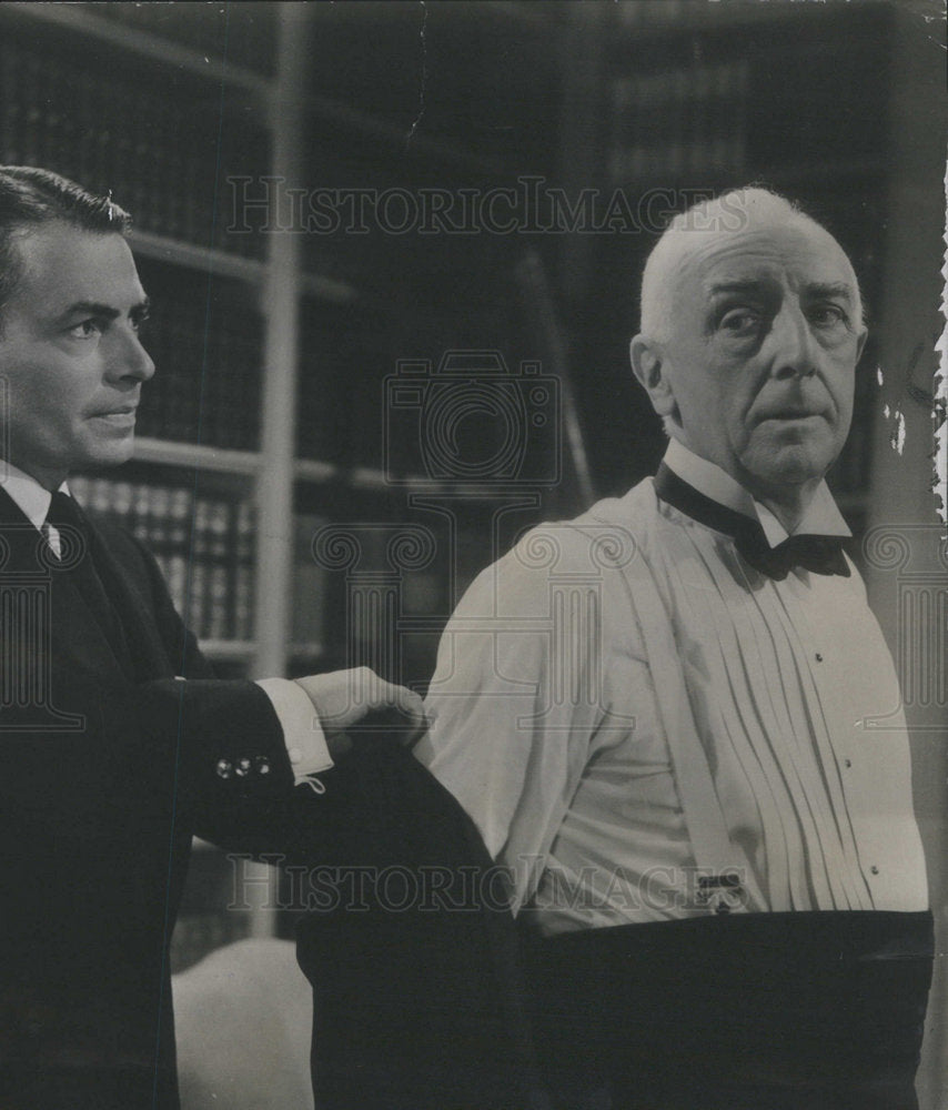 1952 James Mason And Walter Hampden In Five Fingers - Historic Images