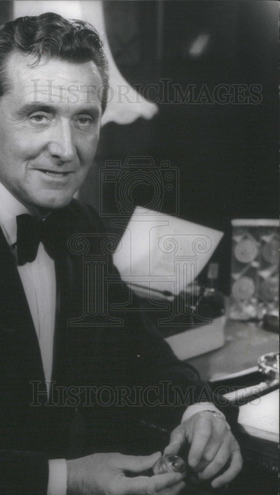 1975 Stage actor Patrick Macnee - Historic Images