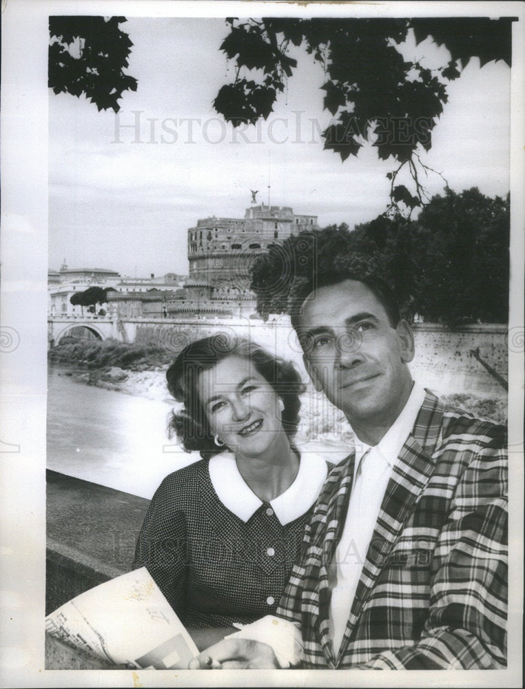 1955 Press Photo Television Announcer Rex Marshall Wife In Rome - Historic Images