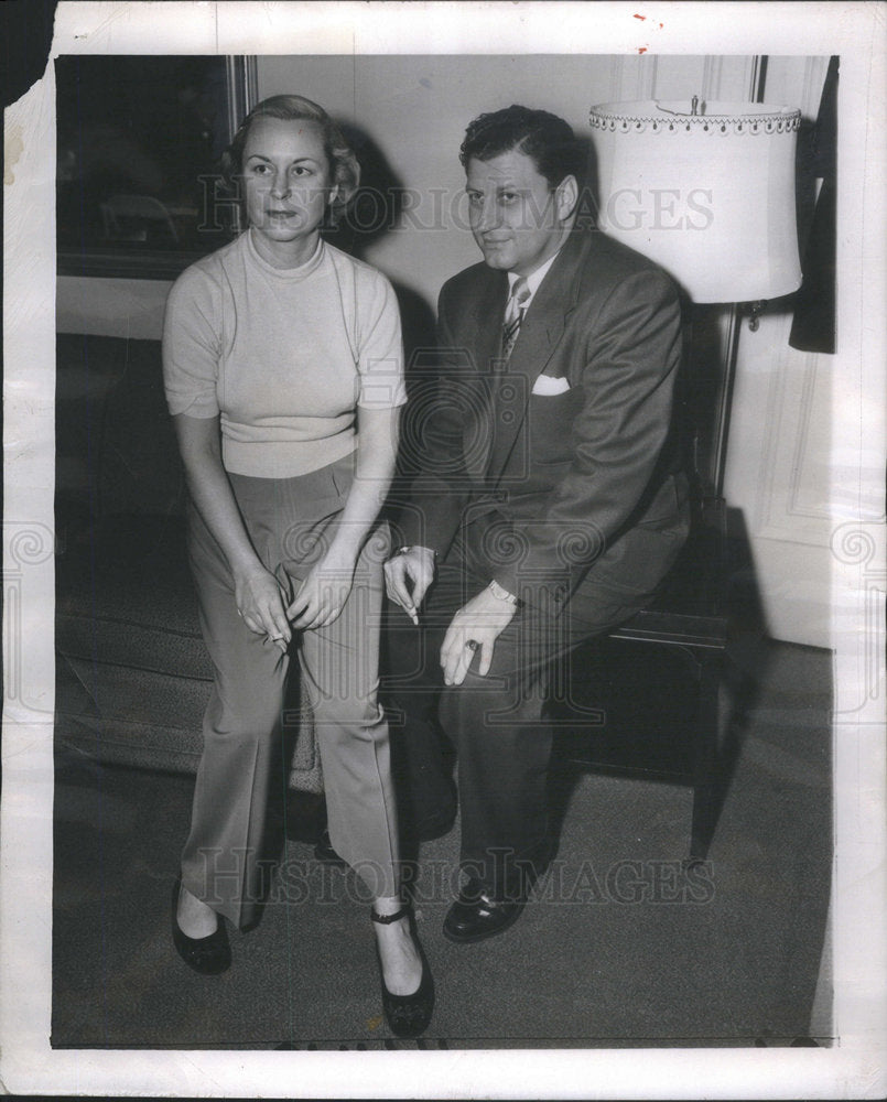 1953 Press Photo Ruth Weinzelbaum Attorney Milton Raynor Divorce Case - Historic Images