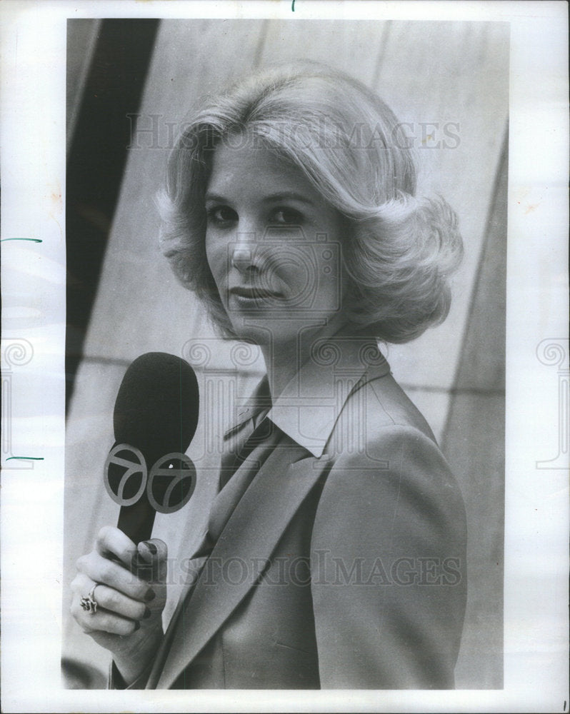 1977 Press Photo Eyewitness News Correspondent Joan Lunden - Historic Images