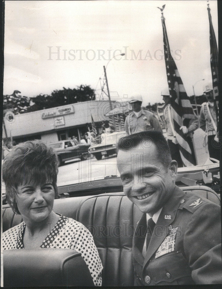 1973 Press Photo Colonel Theodore Guy Independence Day Parade Elmhurst - Historic Images