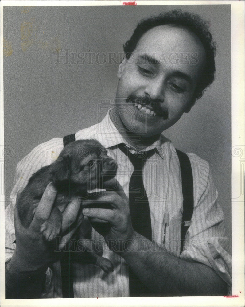 1986 Press Photo Luis Victory office tomorrow ward spent evening family - Historic Images