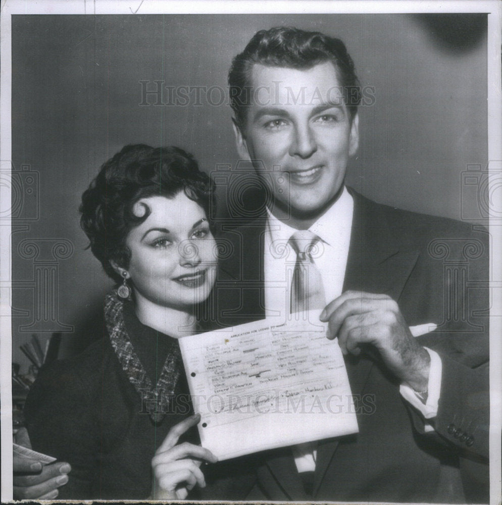 1954 Press Photo Byron Palmer & Actress Ruth Hampton Holding Marriage License - Historic Images