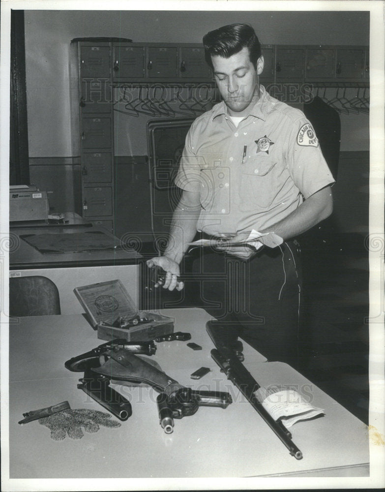 1964 Press Photo OFFICER FRANK E. PERRY ALBANY POLICE STATION - RSC93209 - Historic Images