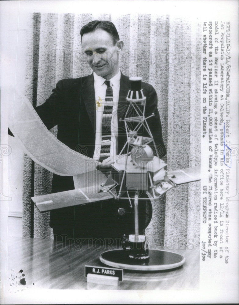 1962 Press Photo ROBERT J. PARKS PLANETARY PROGRAM DIRECTOR CALTECH - Historic Images