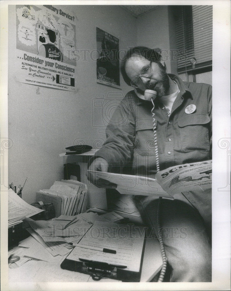 1991 Press Photo Ray Parrish Dir of Midwest Committee for Military Counseling - Historic Images