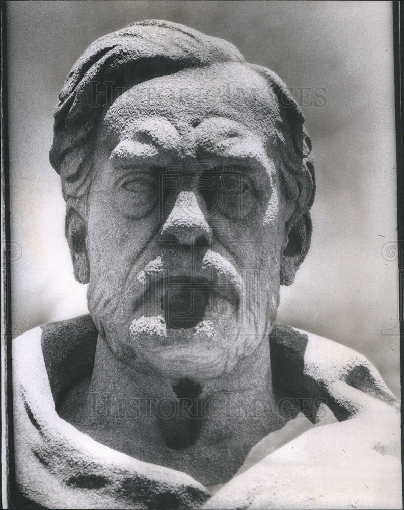 1970 Louis Pasteur Scuplture - Historic Images