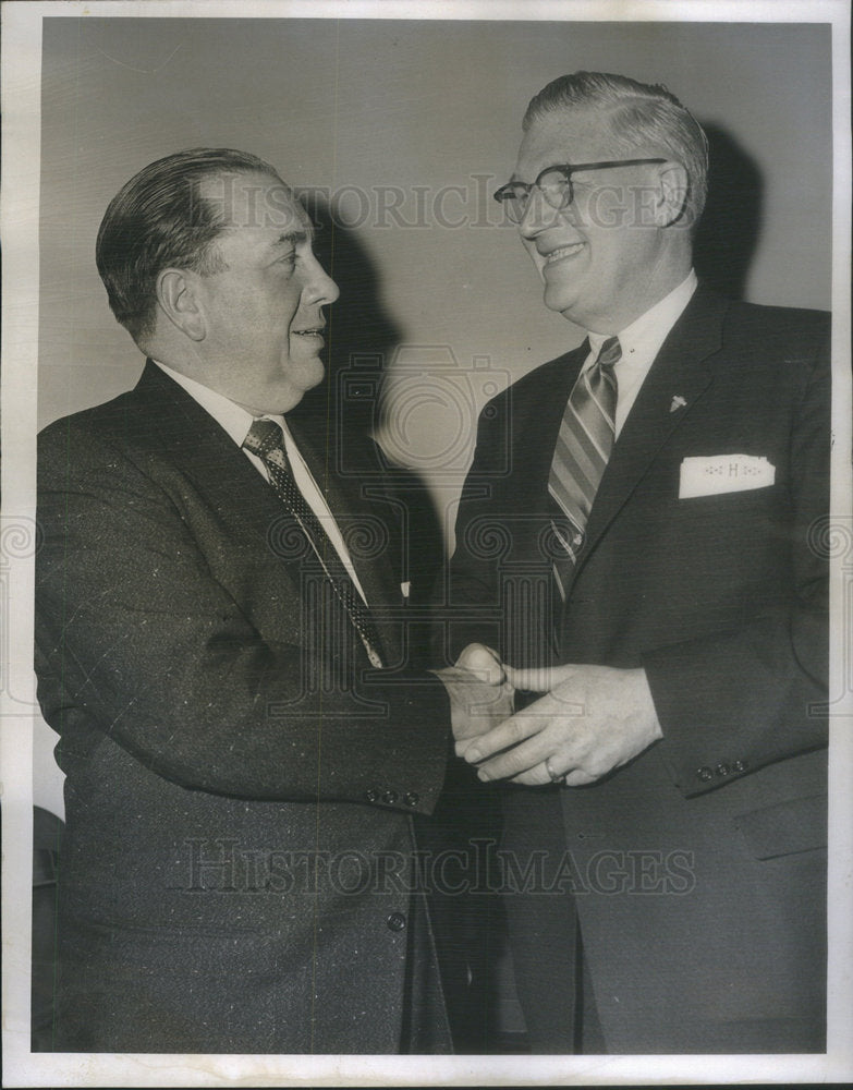 1956 Press Photo Robert C Paschen with Chicago Mayor Richard Daley - Historic Images