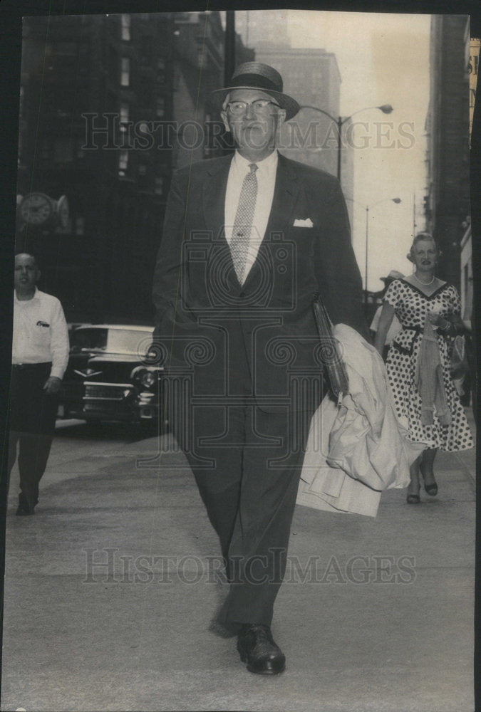 1956 Herbert Paschen At County Building Resigning Governor Candidacy - Historic Images