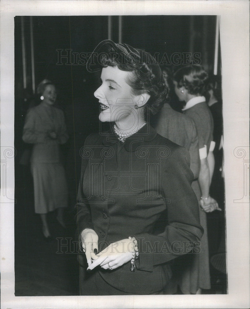 1952 Mrs Royal Peterson and other models  - Historic Images