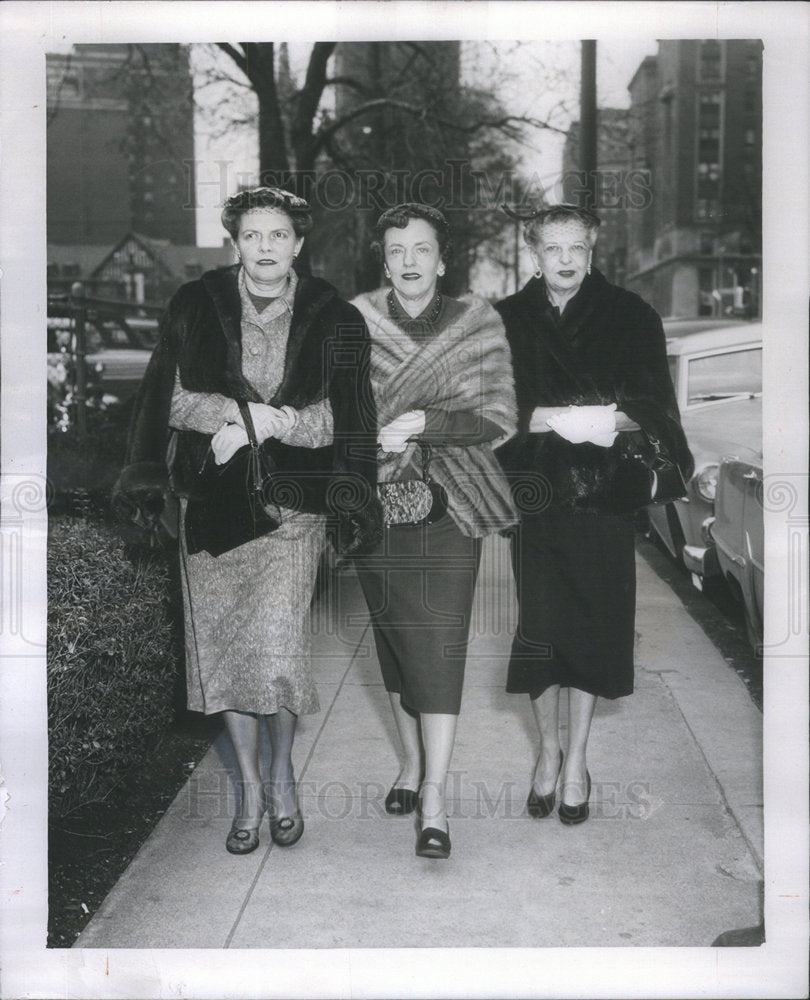 1955 Mrs. Victor Peters Charles Hobbs John Crocker Pre-Show Luncheon - Historic Images