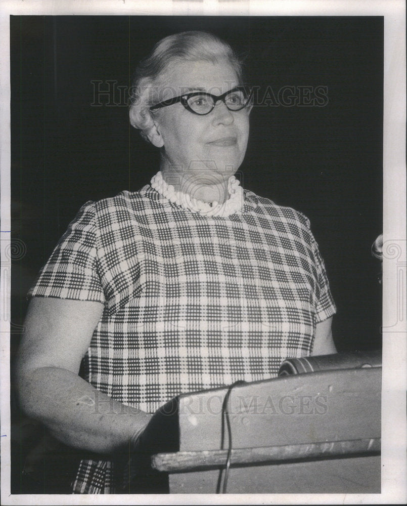 1969 Press Photo Martha Peters President Barnard College Association Women - Historic Images