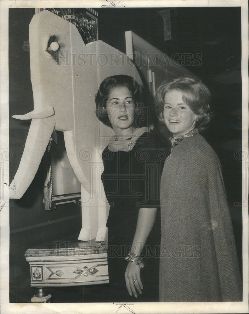 1963 Press Photo Margot Moss Jere Scott Women Board Children Memorial Hospital - Historic Images