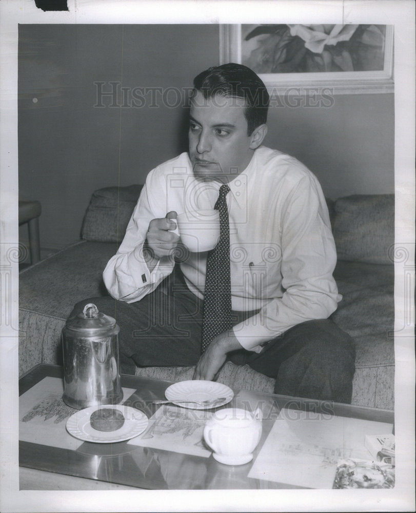 1995 Press Photo Gustavo Paredes Consul General Panama - RSC94259 - Historic Images