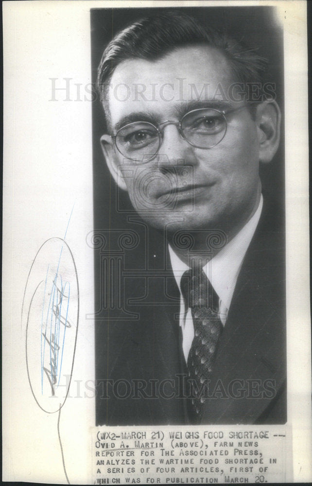 1945 Farm News Reporter Ovid A Martin Associated Press - Historic Images