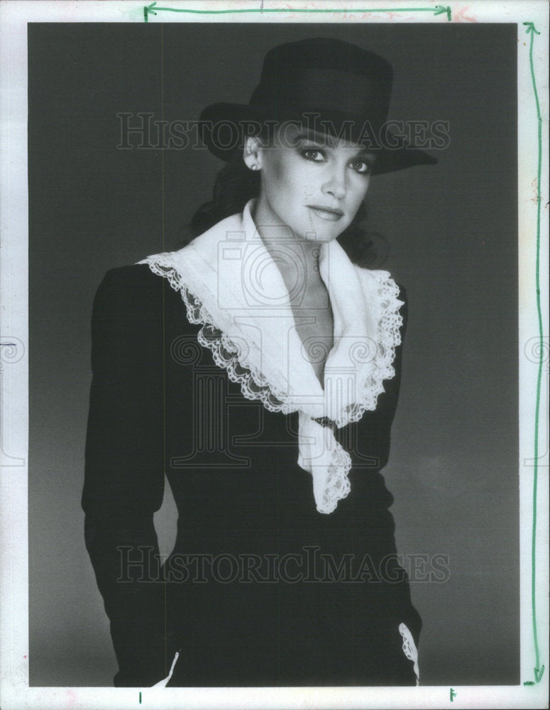 1982 Press Photo Pamela Sue Martin As Fallon Carrington-Colby In Dynasty - Historic Images