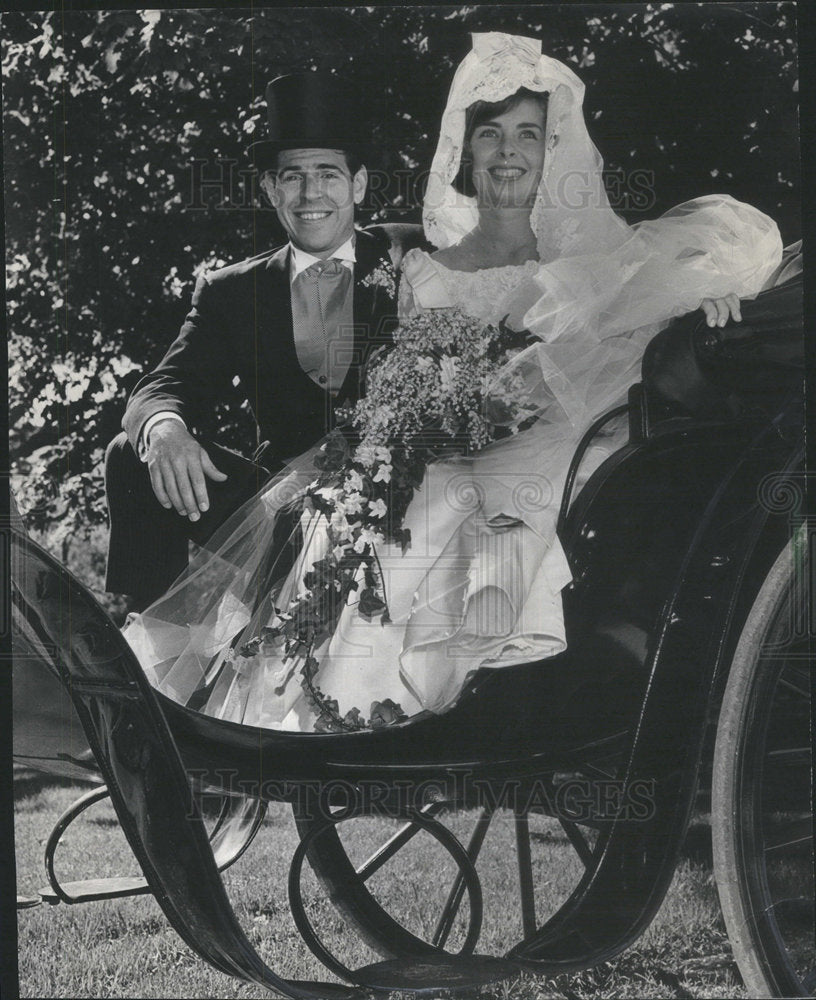 1966 The newlywed Mr and Mrs Roger Lee Pfohi in an antique phaeton which once carried Qu - Historic Images