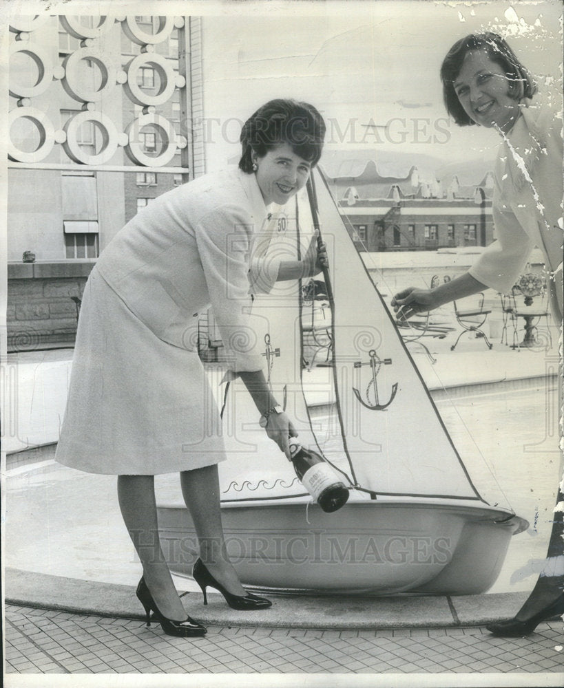 1965 Press Photo Mrs George E Pfisterer Jr for  Lighthouse for the Blind  charity - Historic Images