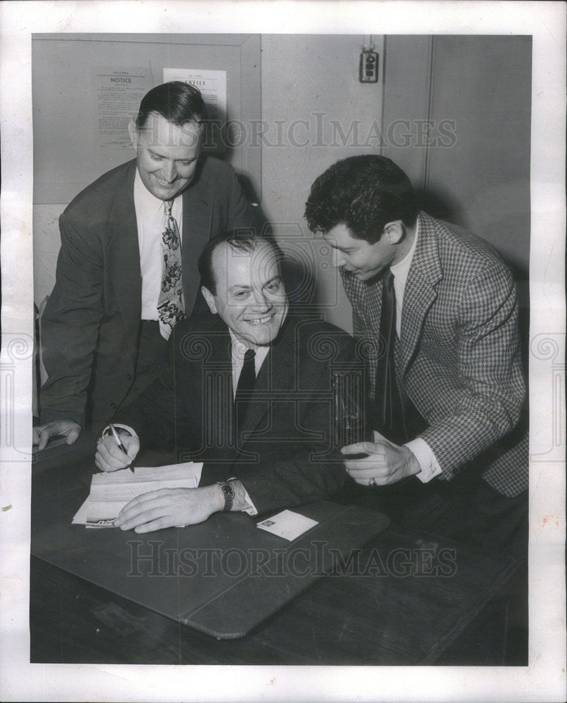 1955 Press Photo Sol Polk And Patrick O&#39;Malley Reach Coca Cola Distribution Deal - Historic Images