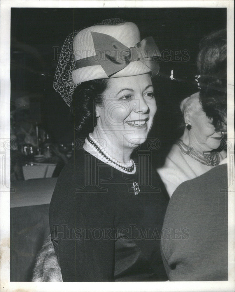 1964 Press Photo Women&#39;s Board Mrs Balfour Phelan At Circus Daze Benefit - Historic Images